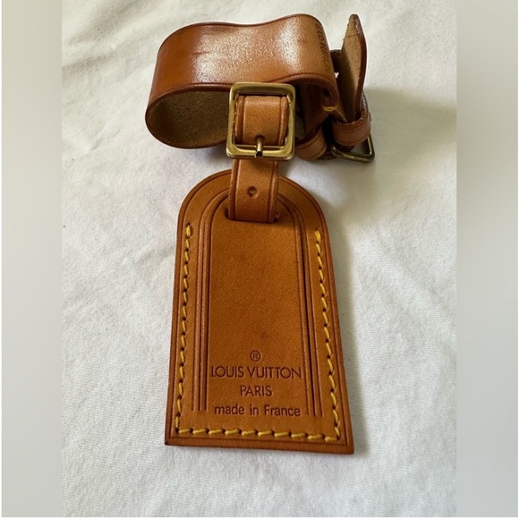 Louis Vuitton Bundle- Luggage Tag & Poignet Set, LV Keepall Strap, LV Box - Picture 5 of 9